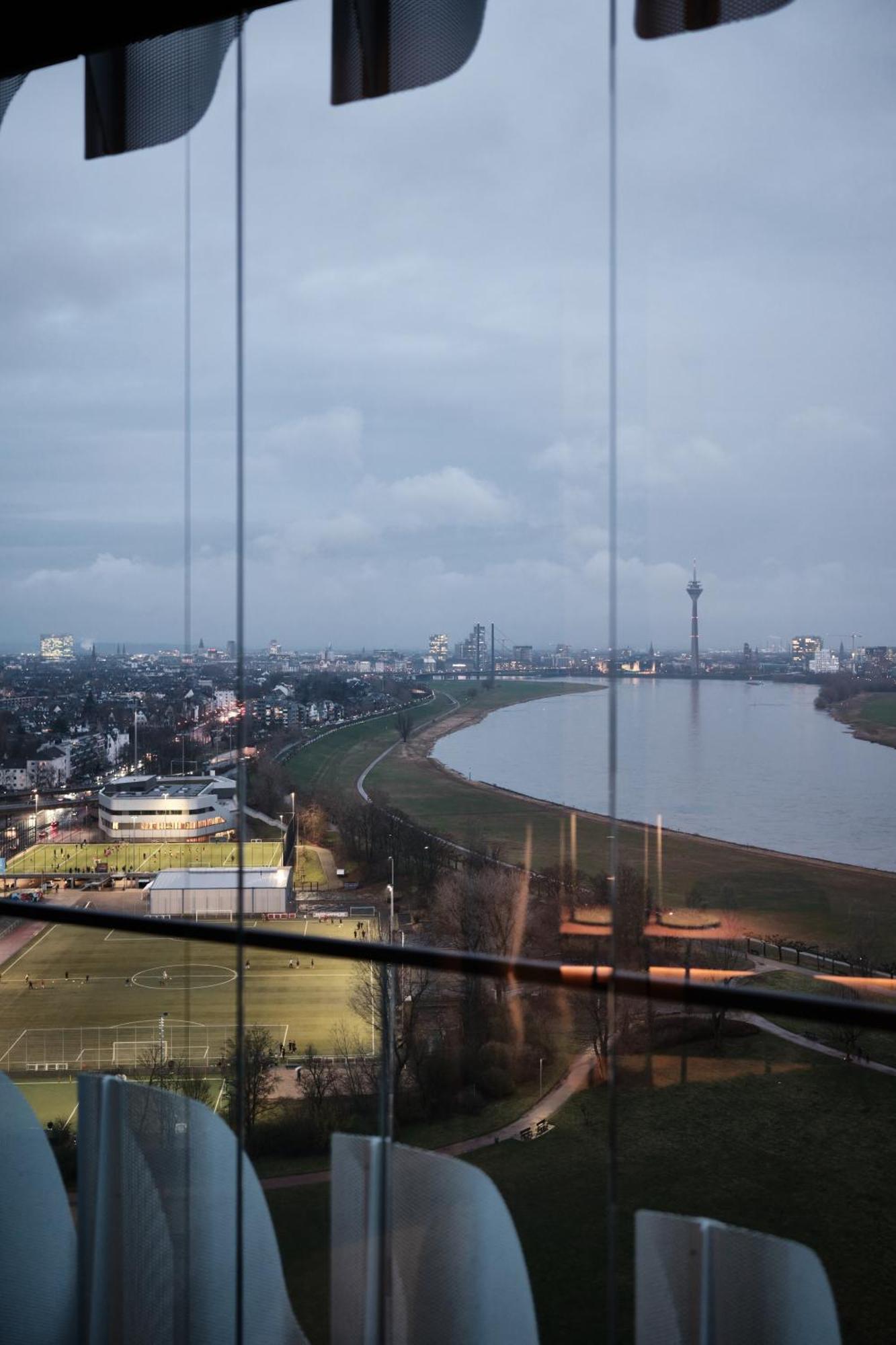 The Zipper Hotel Und Apartments Дюссельдорф Экстерьер фото